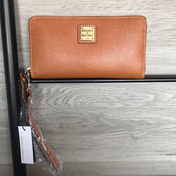 Dooney & Bourke Handbags - NWT-Dooney & Bourke Saffiano Leather Zip Wristlet